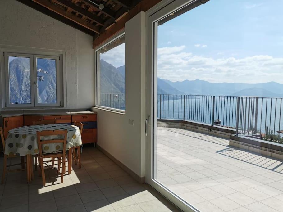 Patricia'S Apartment Riva di Solto Buitenkant foto